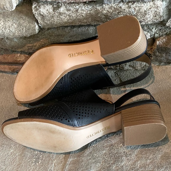 🔥 5/$25 Restricted Black Bootie Sandals Shoes Block Heels Women’s Size 8 - Picture 9 of 11